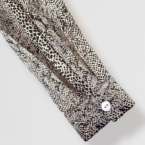 Vintage 100% Silk Snakeskin Button Down Shirt Sz M Animal Print Beige Black - Picture 3 of 7